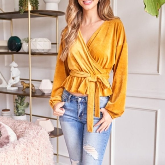 velour bishop sleeve belted MUSTARD TOP - Picture 3 of 7